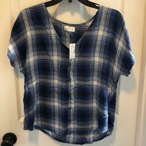 BNWT Maurices plaid size Medium shirt